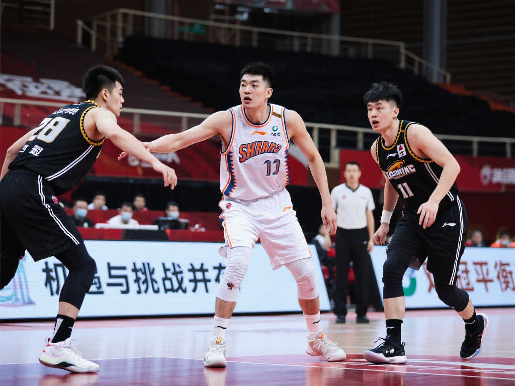 俱乐部杯夺冠仅是起点!上海男篮全力冲刺赛季双冠 俱乐部杯夺冠仅是起点!上海男篮全力冲刺赛季双冠